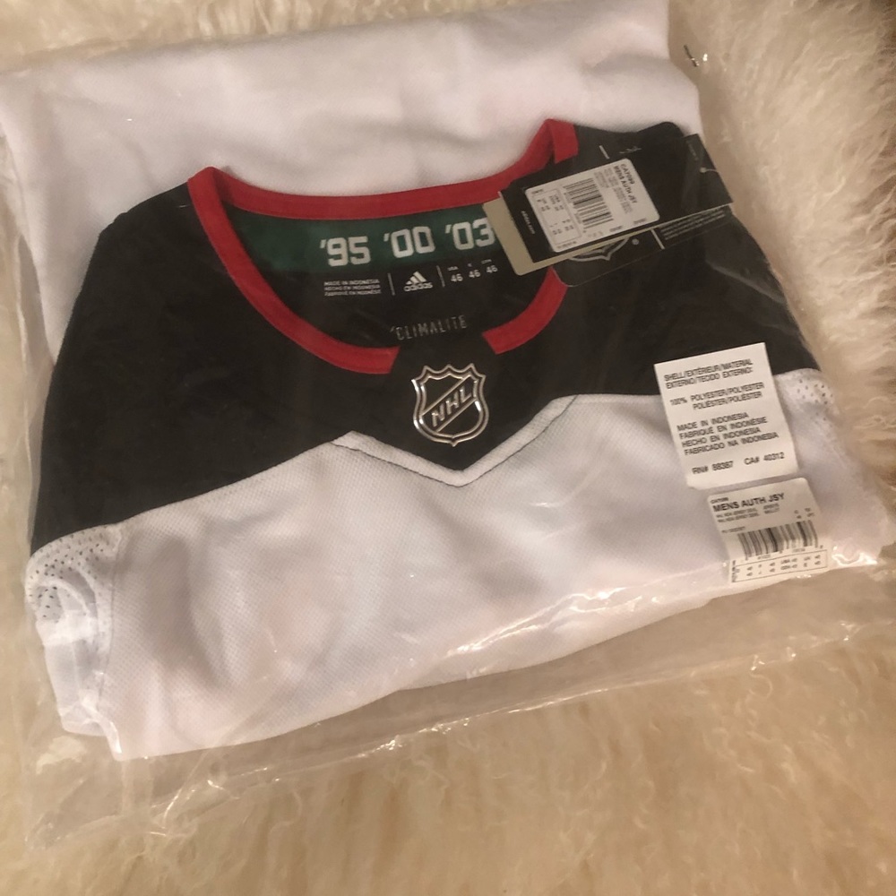 SOLD! Auth. Adidas New Jersey Devils jersey SZ S!! - Picture 15 of 15